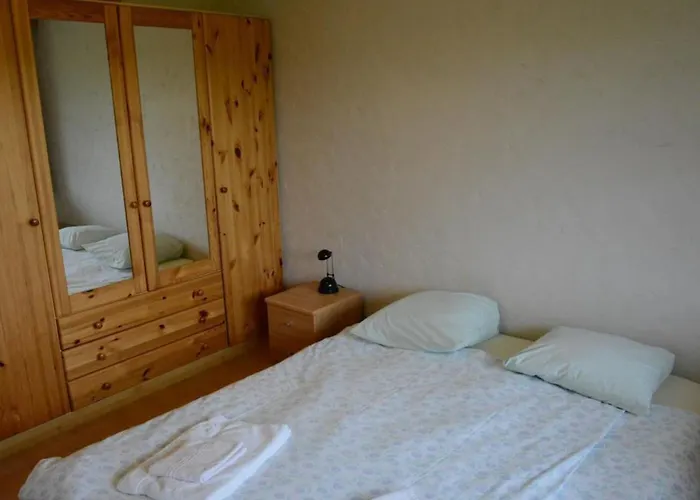 Apartment Henry - Tiefparterre By Interhome